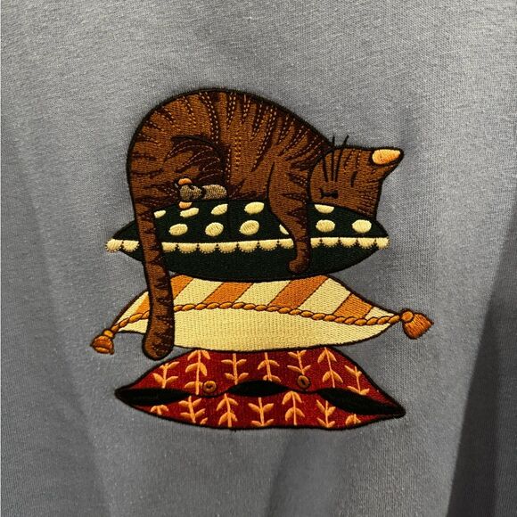 C&K 90s Layered Mock Neck Embroidered Sweatshirt. Cat & pillows theme. Size 1X - Picture 2 of 8